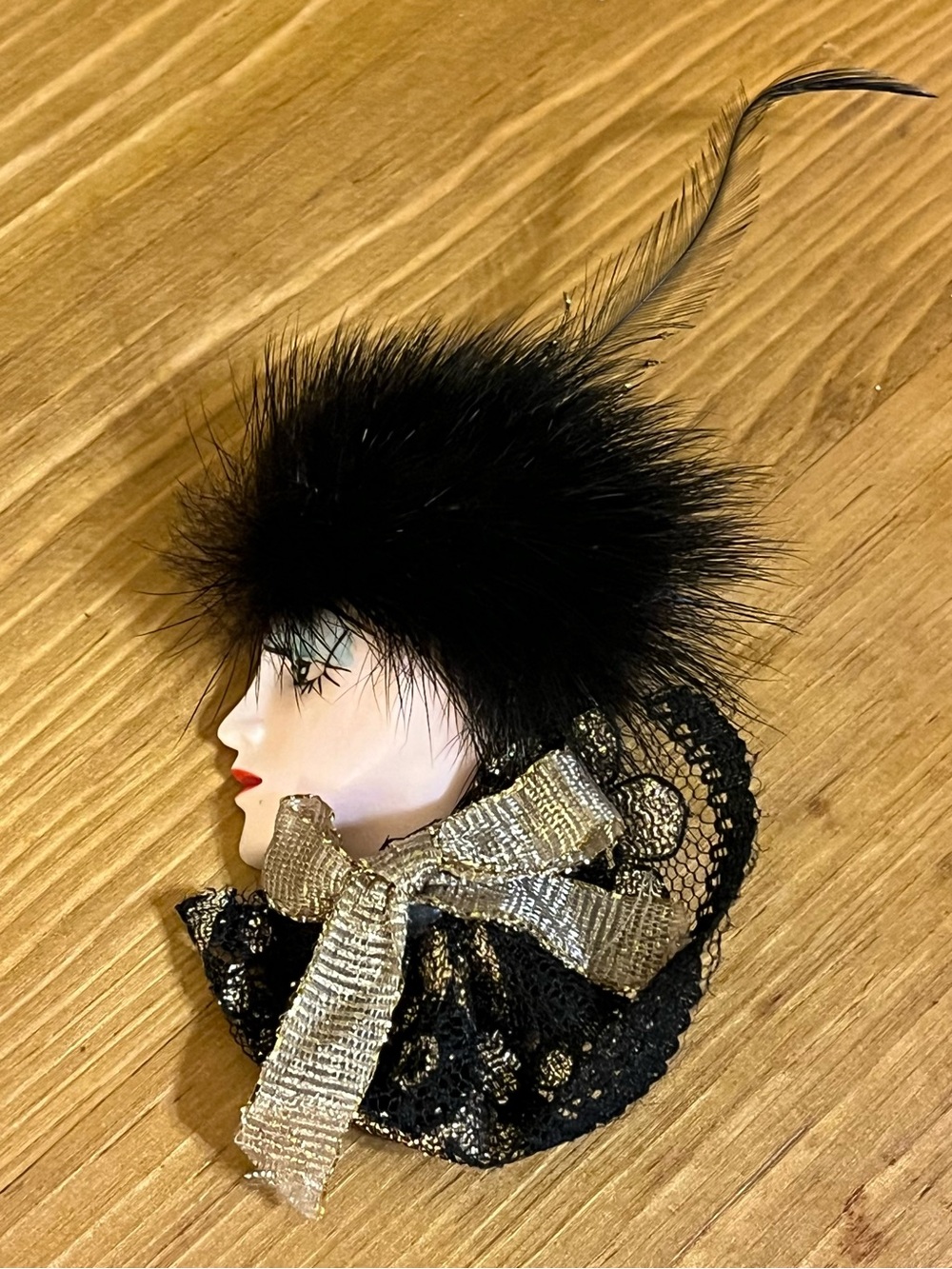 Vintage lady brooch with fur and feather hat gold bow and lace around neck 3”